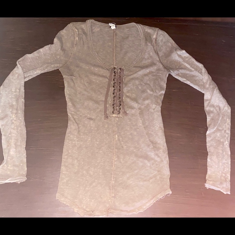FREE PEOPLE LONG SLEEVE LACE UP TEE